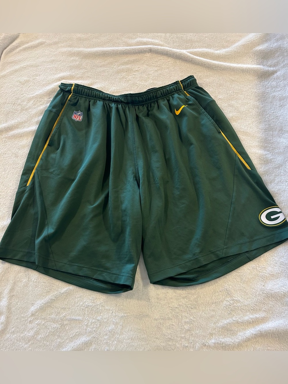 Nike Men's Green Athletic Bay Packers Dri Fit Swoosh Shorts Plus Size 3X NFL